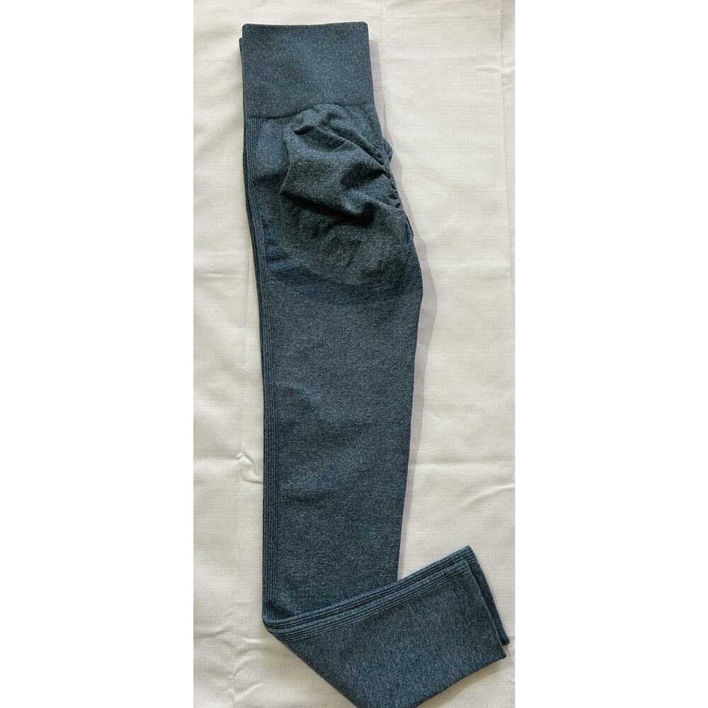 Unbranded NWOT Women's Seamless Butt Cinched Leggings Teal Blue Size M
